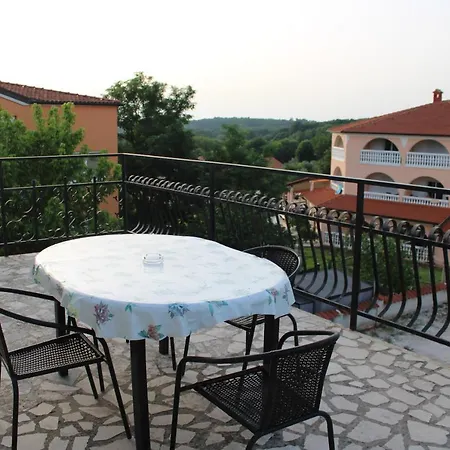 Dora Apartman